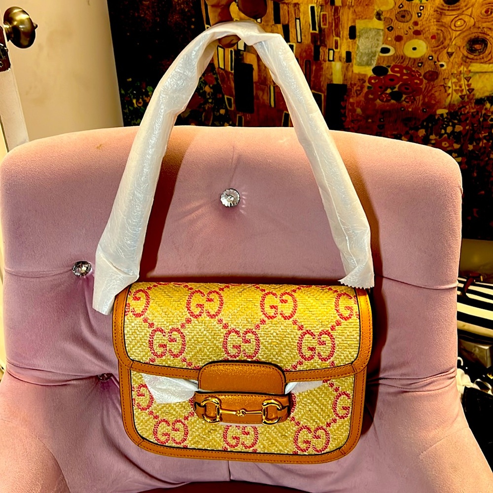 Brand new Gucci horsebit perfect size handbag in leather and wicker!